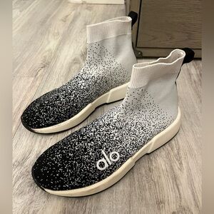 ALO Yoga Velocity Knit Sneakers Women’s 9